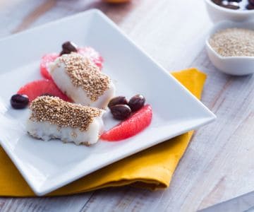 Merluza crocante com salada de toranja