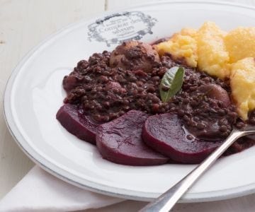Ensopado de beterrabas e lentilhas