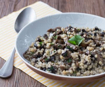 Fregola com cogumelos portobello