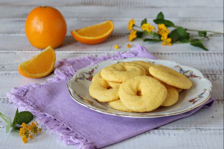 Biscoitos com farinha de milho e laranjas