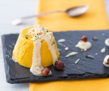 Mini bavaroise de abóbora com molho de parmesão