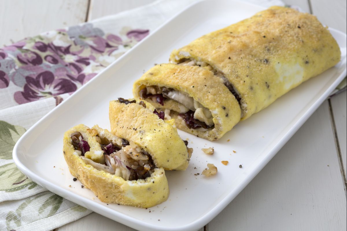 Rolo de omelete gratinado