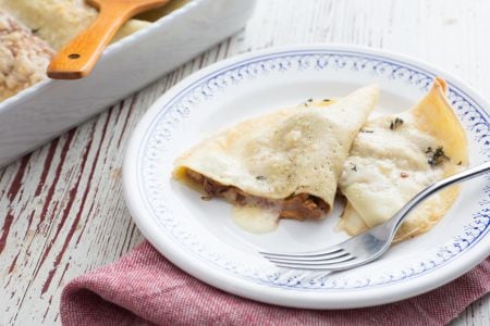 Crepe salgadas com chanterelles e bacon