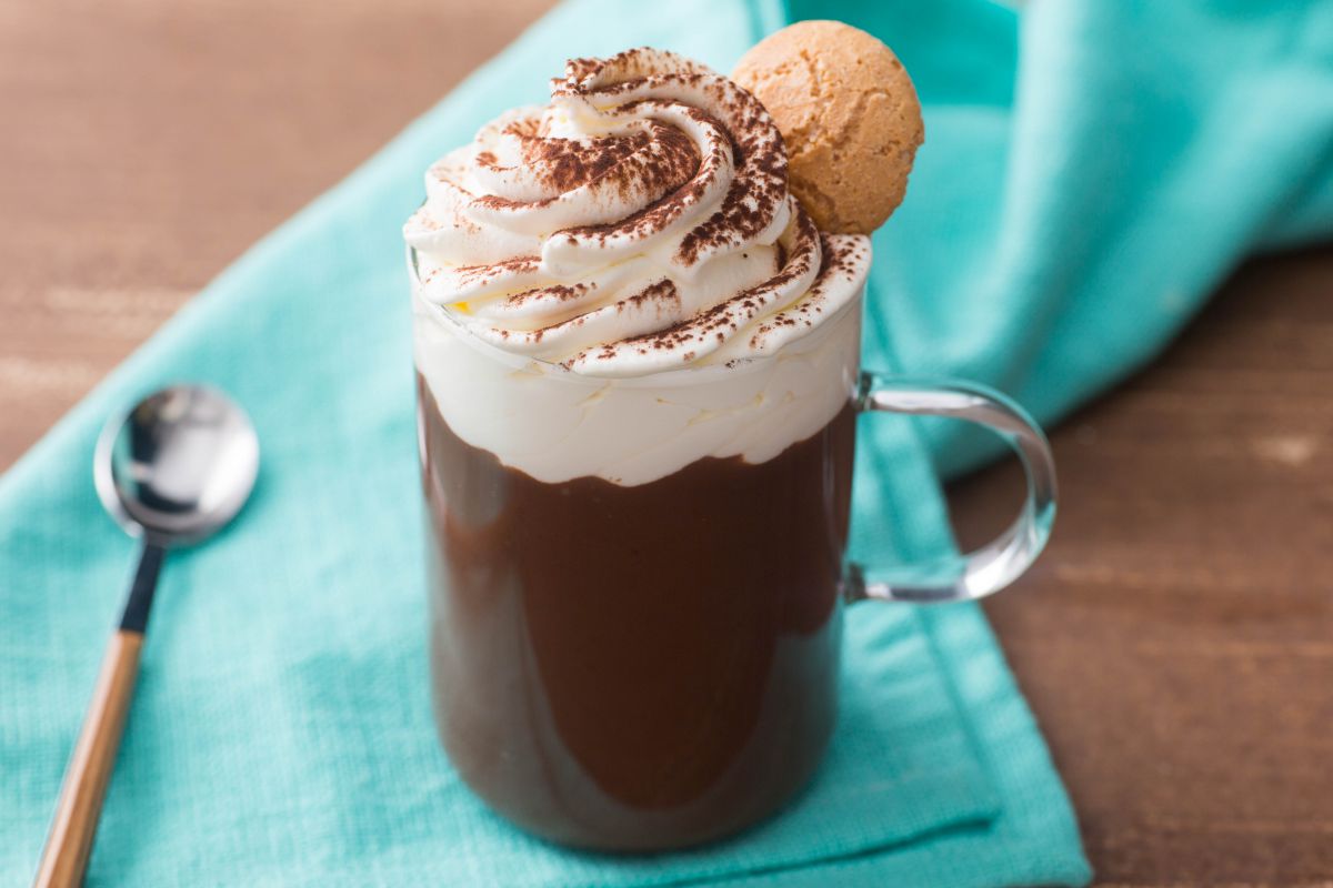 Chocolate quente de coco