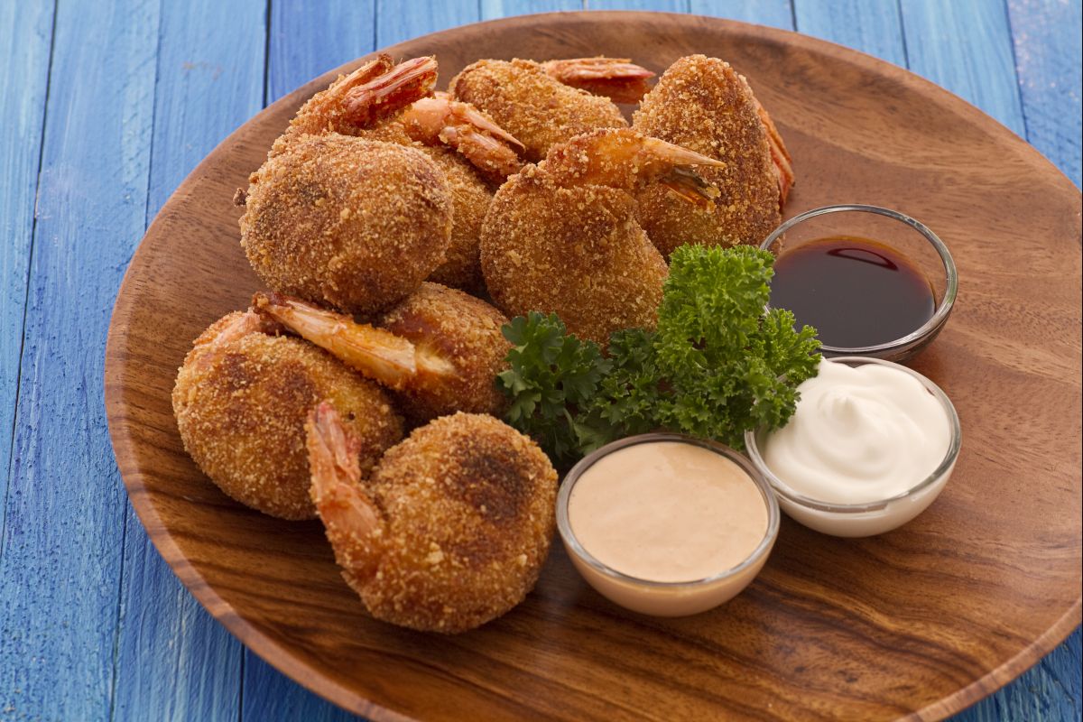 Croquetes de grão-de-bico e camarão