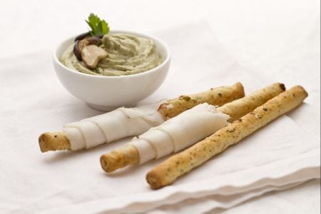 Grissini de azeitonas com porcini e lardo