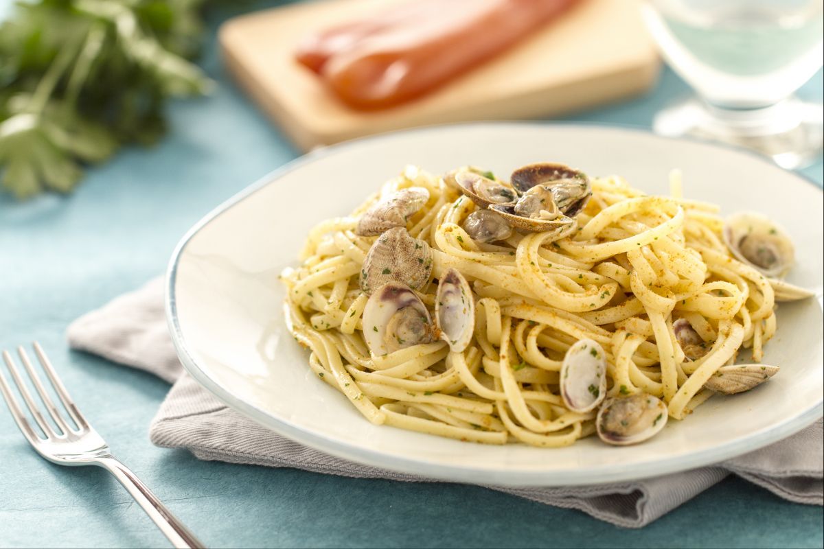Linguine com bottarga e berbigão