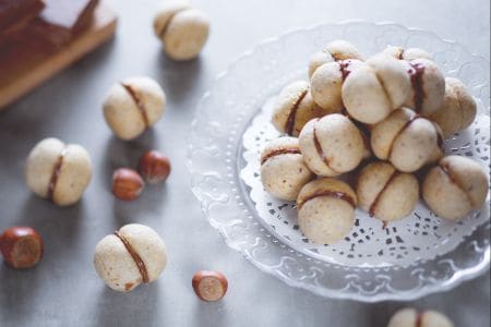 Baci di dama com avelãs