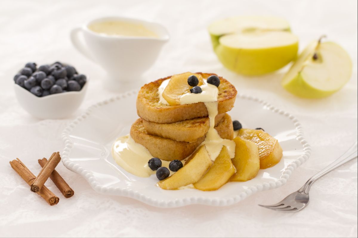 Pain perdu com maçãs caramelizadas