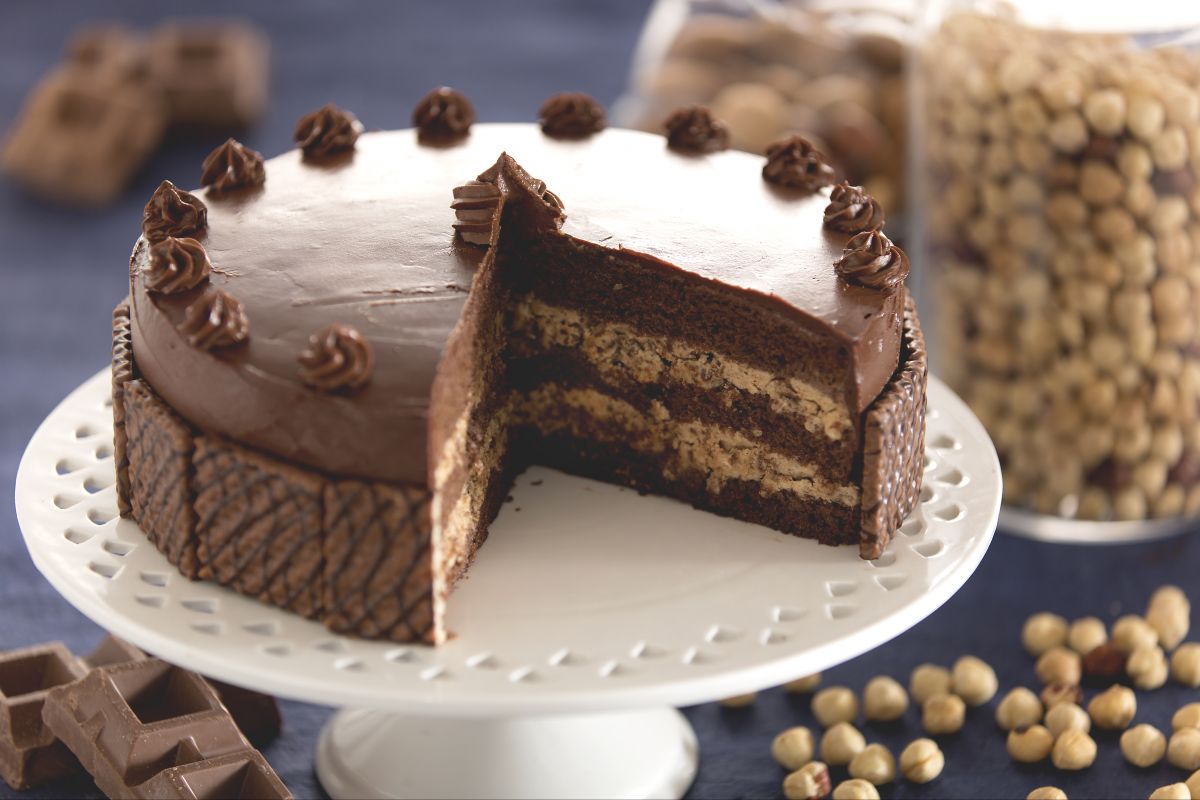 Torta com creme de wafer de avelã