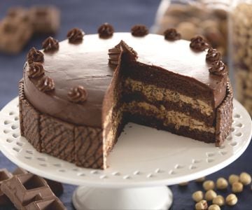 Torta com creme de wafer de avelã