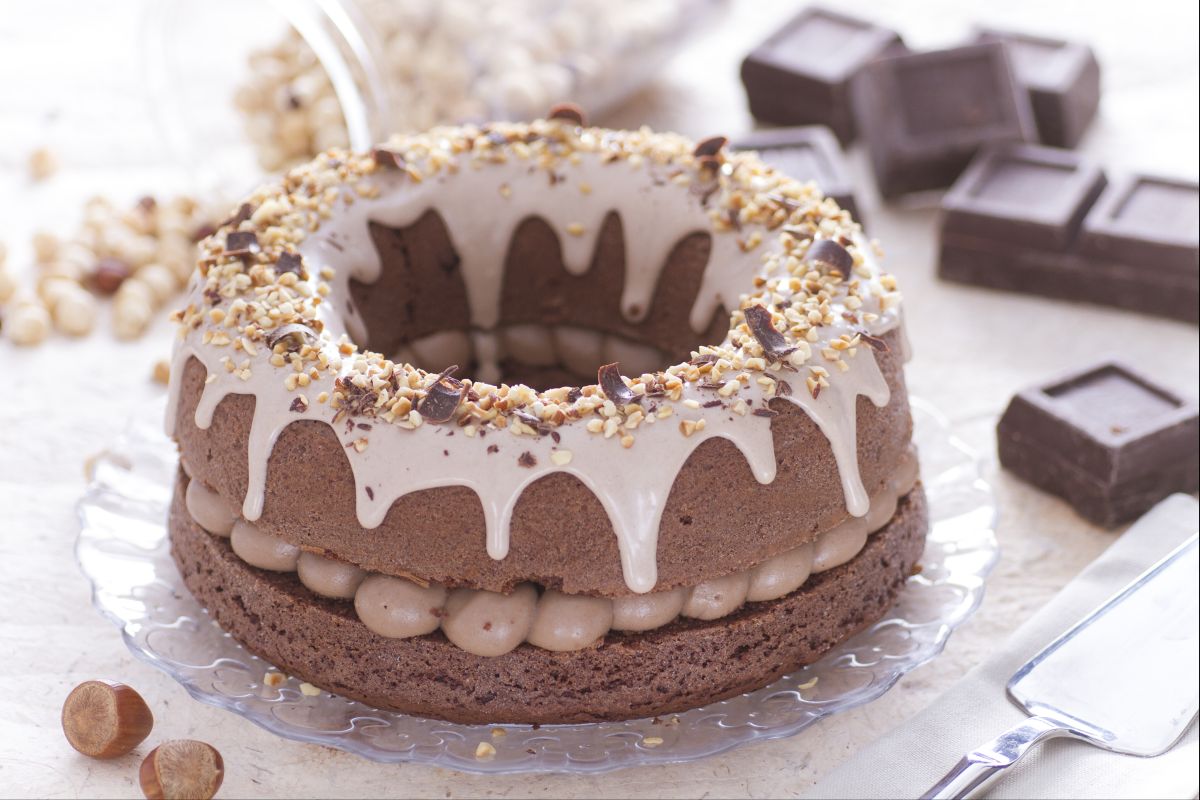 Bolo de chocolate com creme de avelã