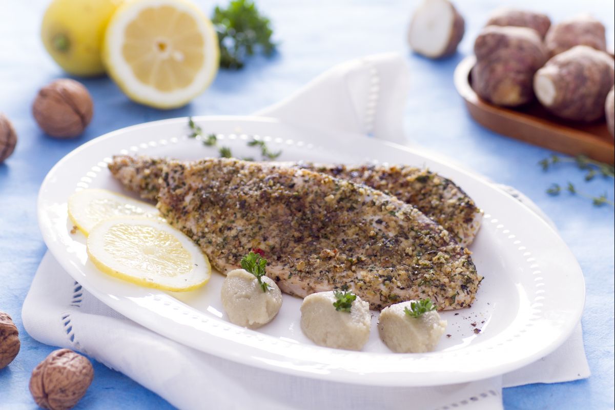 Peixe-espada empanado com purê de tupinambor