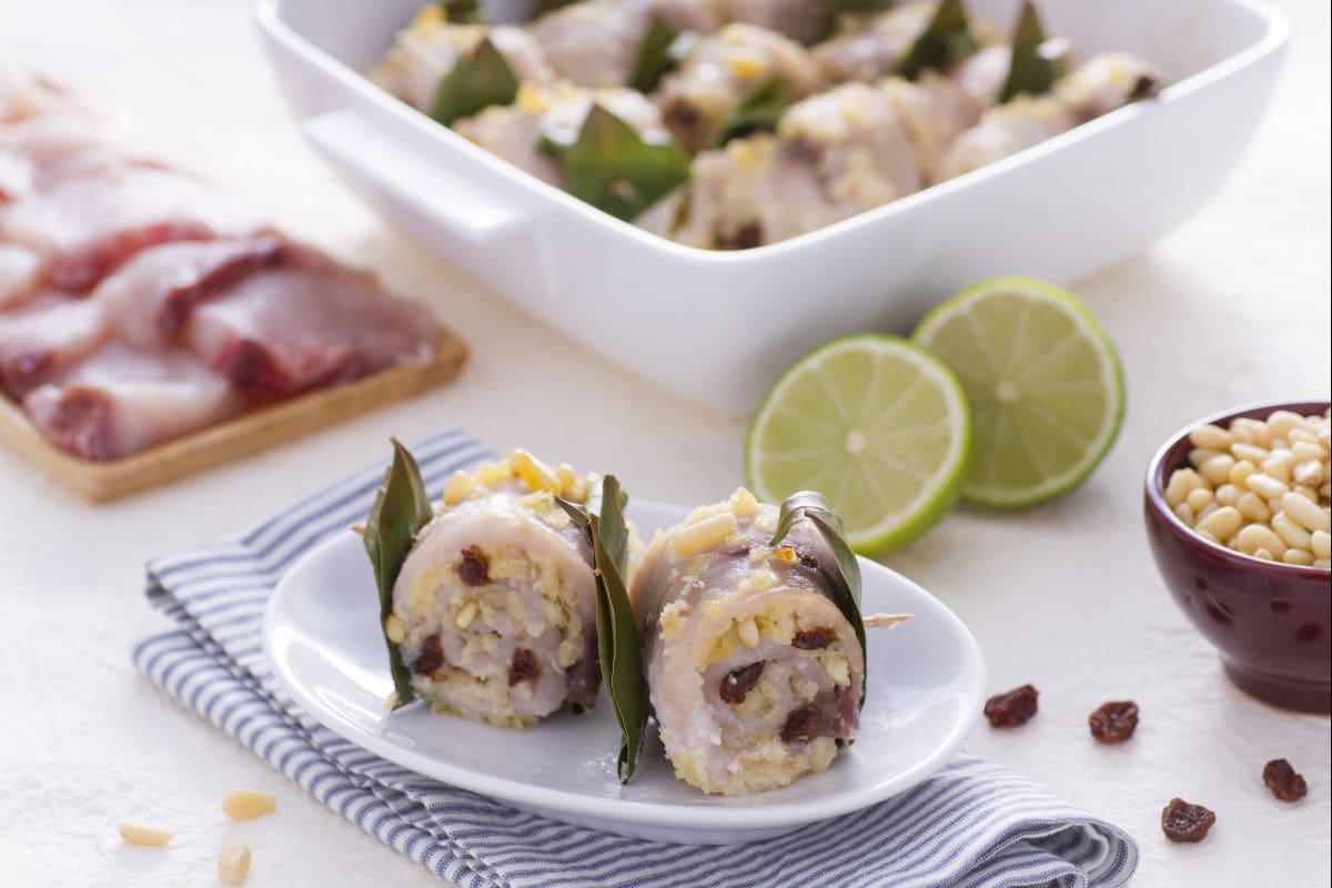 Rolinhos de peixe-espada à beccafico com limão e gengibre