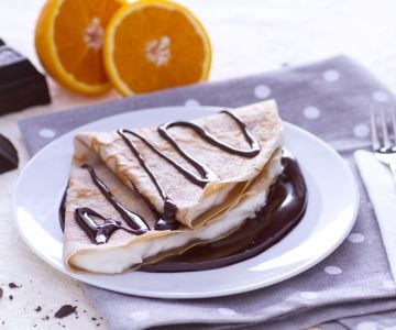 Crepe de farinha de castanha com mascarpone e ganache de chocolate