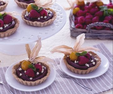Tortinhas de cacau com amêndoas e creme de chocolate