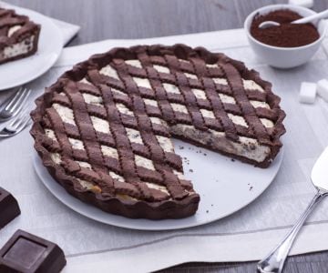Torta de cacau com creme de ricota e chocolate