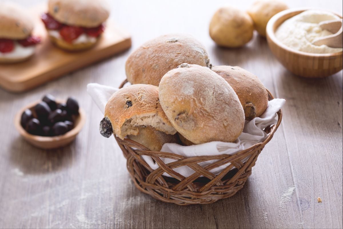 Puccia salentina com azeitonas