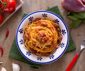 Vermicelli com carne e molho picante