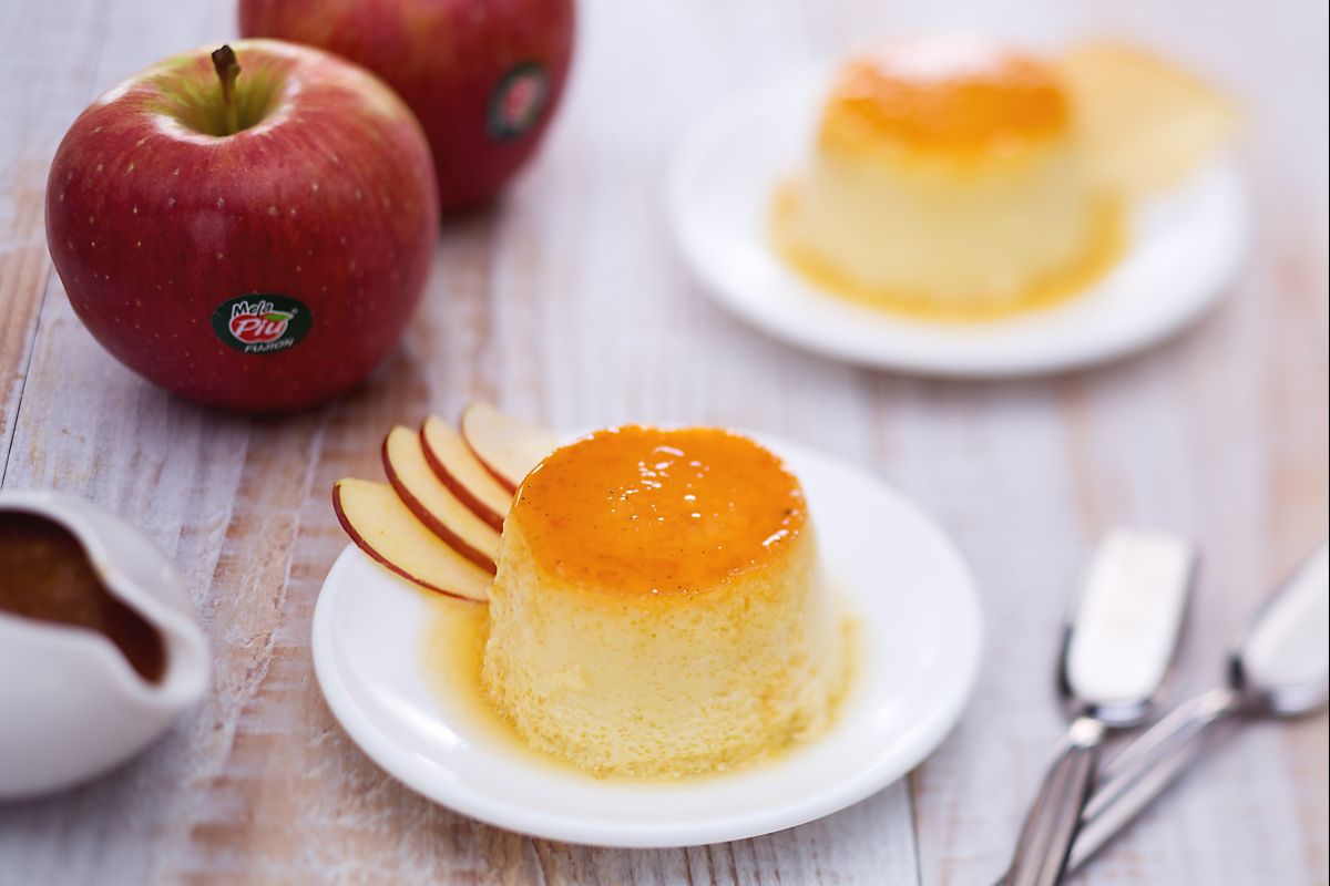 Creme caramel com maçãs e molho de figos