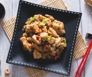 Frango com castanhas de caju