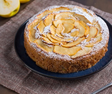 Torta de maçã com leite de aveia