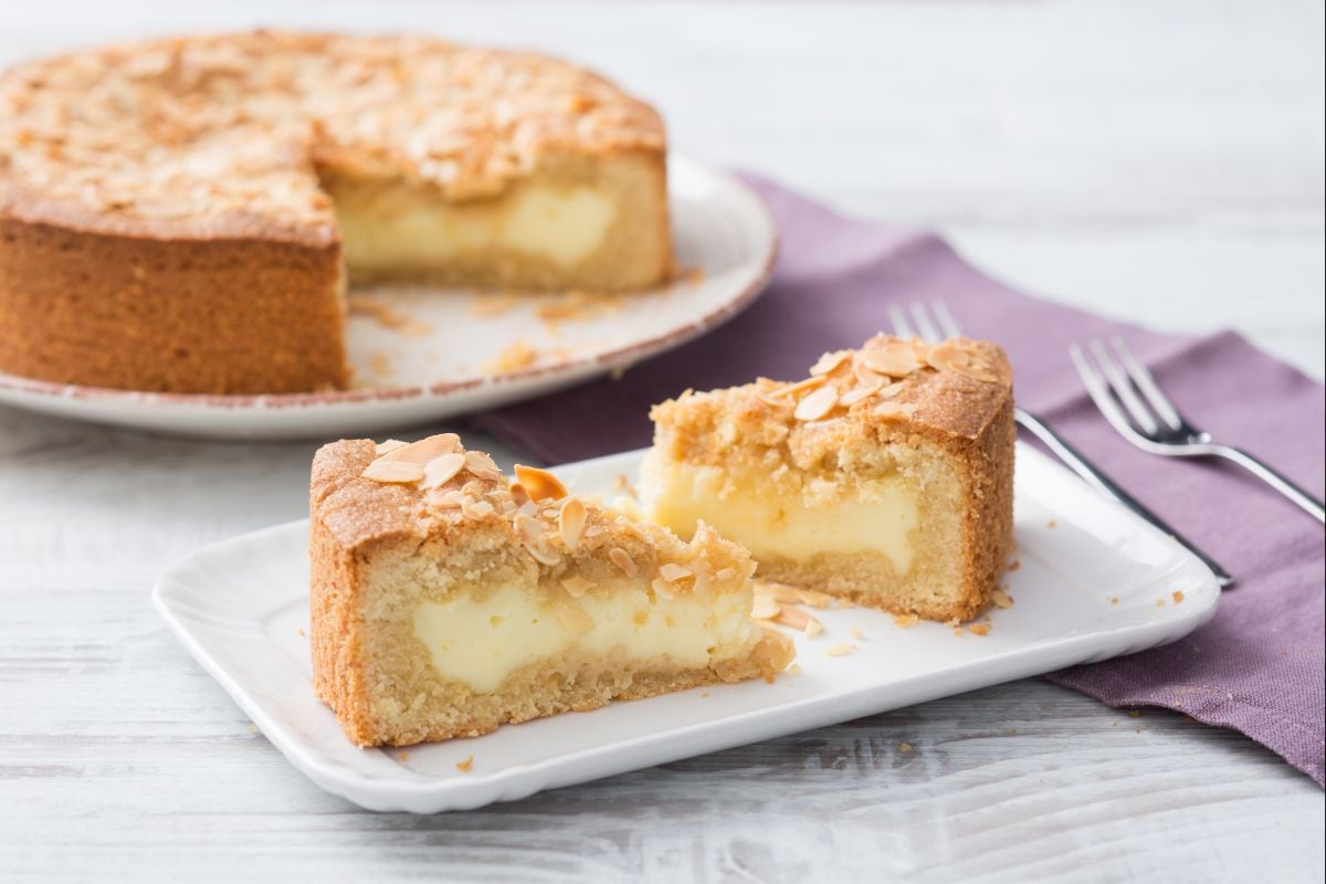 Torta macia com creme