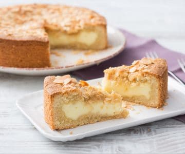 Torta macia com creme