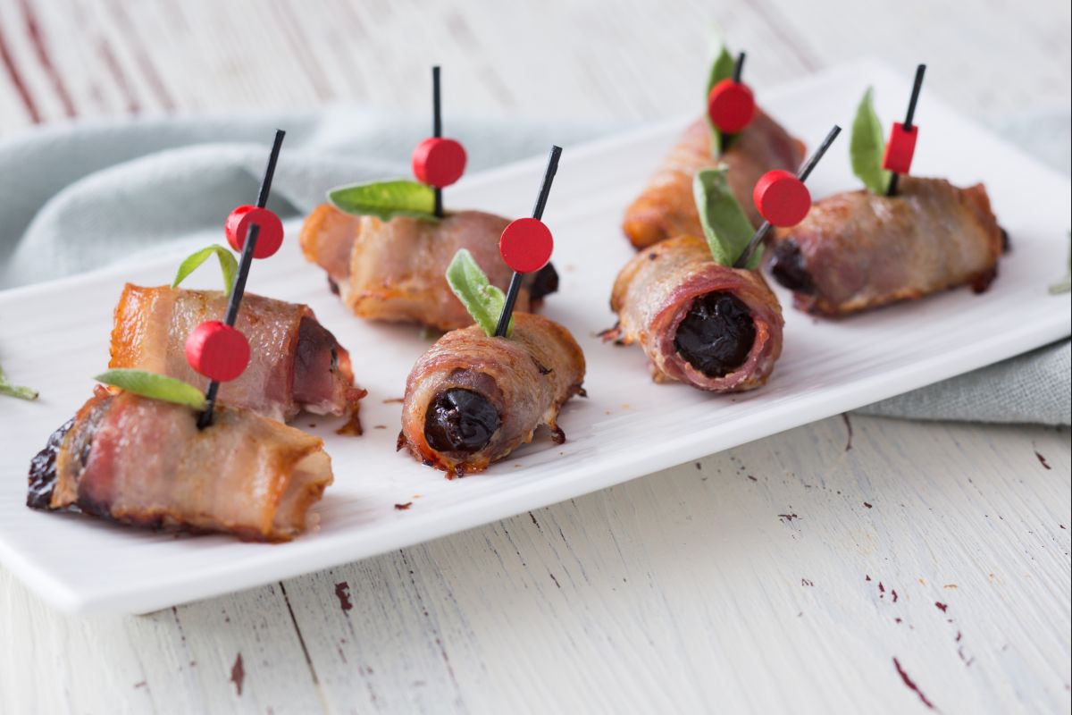 Bocadinhos de ameixa e bacon