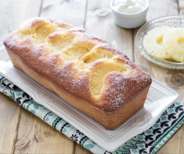Bolo de abacaxi e iogurte grego