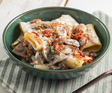 Pasta com cogumelos e speck