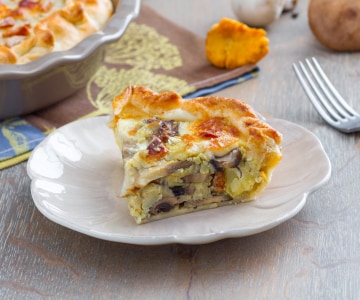 Torta salgada de cogumelos e batatas