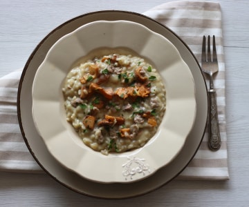 Risoto de cogumelos e linguiça