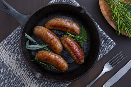 Linguiça na frigideira
