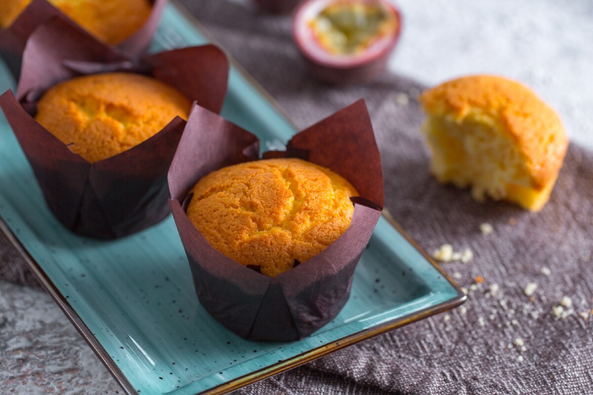 Muffin de iogurte com manga e maracujá