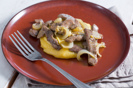 Fígado à veneziana