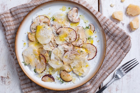 Salada de cogumelos porcini e Parmigiano