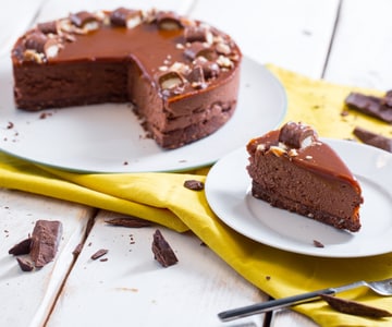 Cheesecake com chocolate e caramelo salgado
