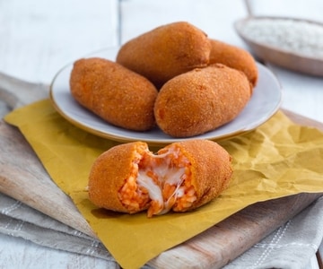 Supplì mozzarella e tomate
