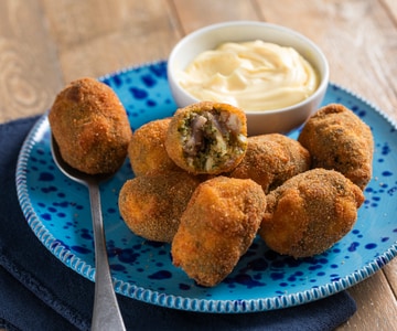 Bolinhos de peixe-espada