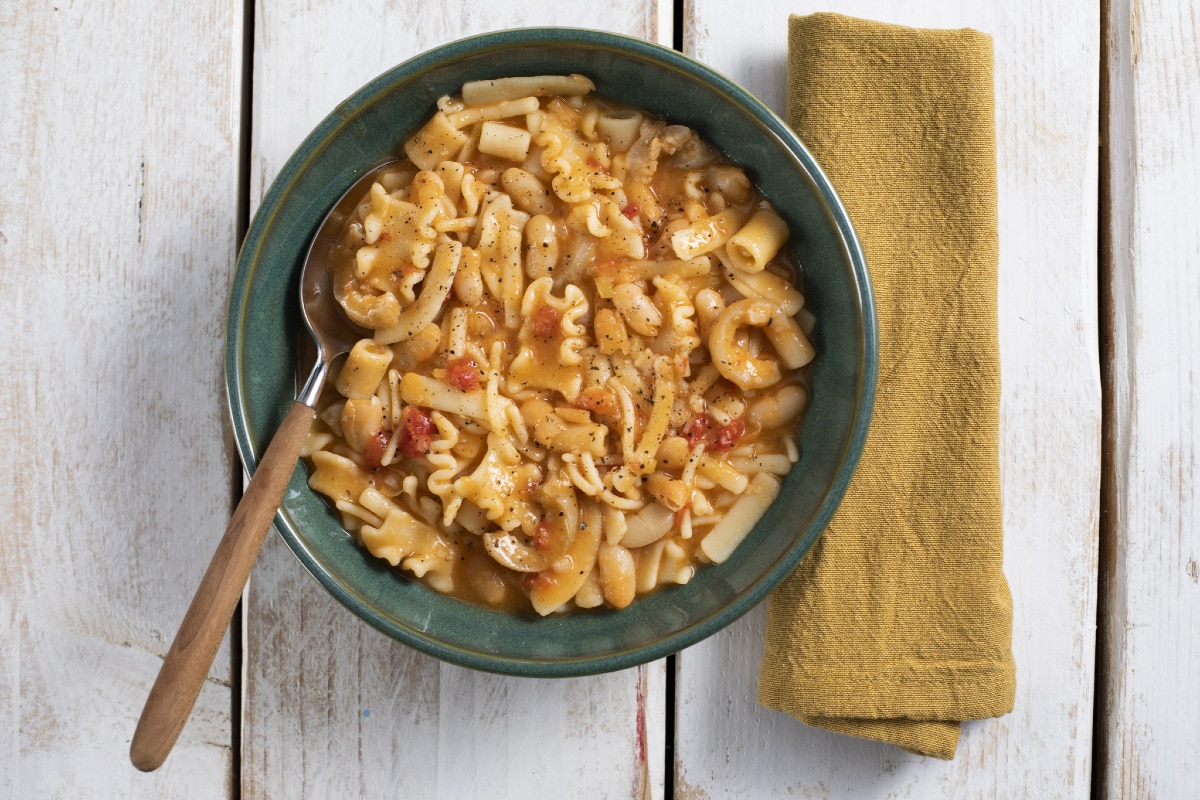 Pasta e feijão à napolitana