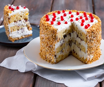 Panetone recheado com creme de leite e mascarpone