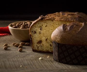 Panetone com figos e amêndoas
