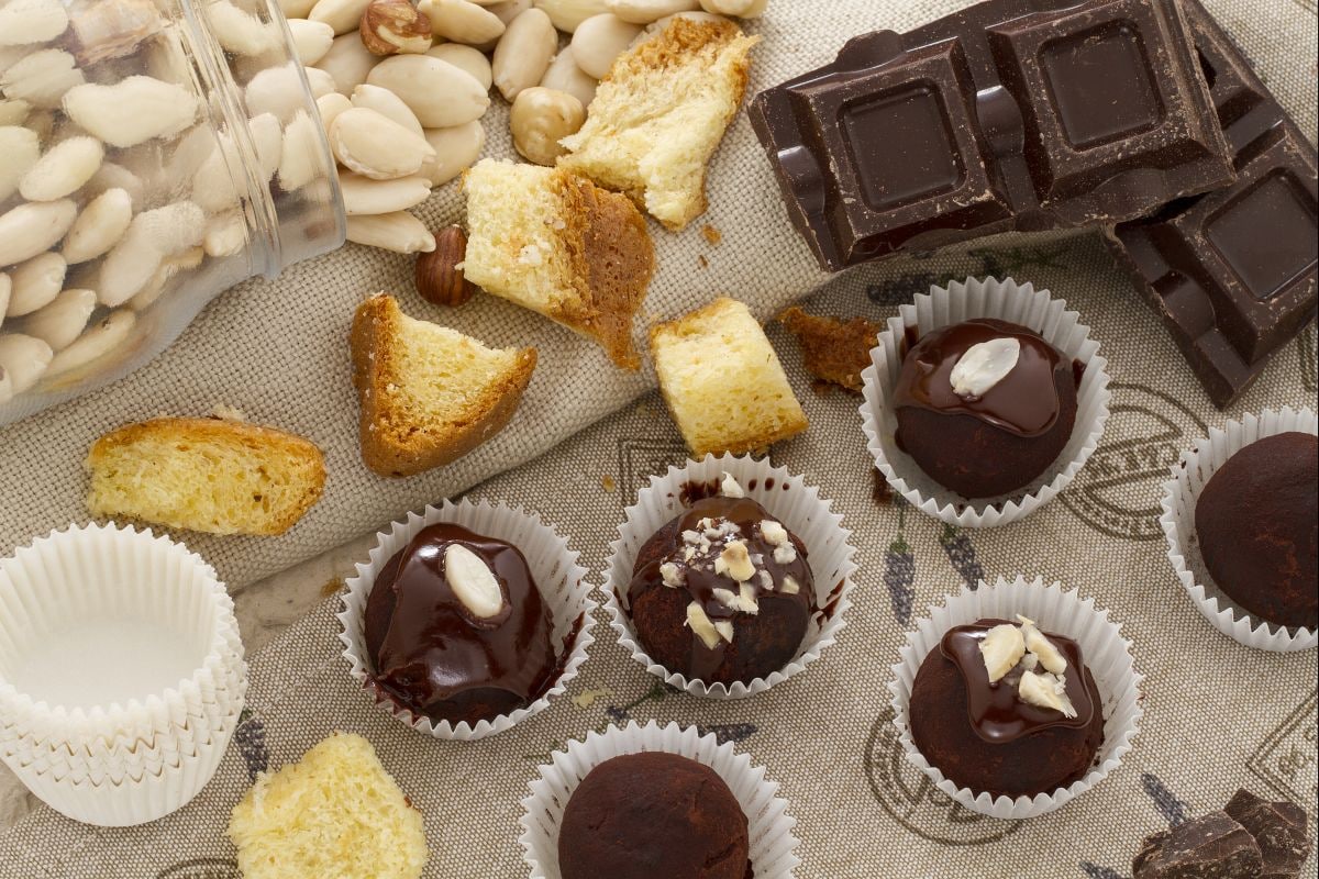 Trufas de pandoro com chocolate