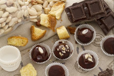 Trufas de pandoro com chocolate