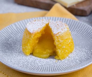 Tortinha de chocolate branco e limão