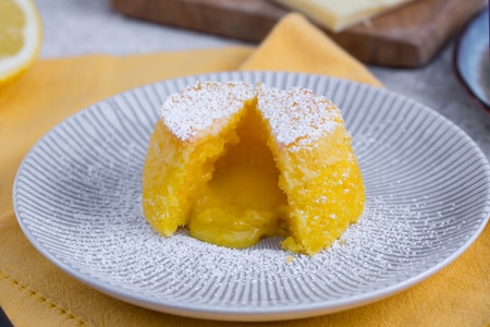 Tortinha de chocolate branco e limão