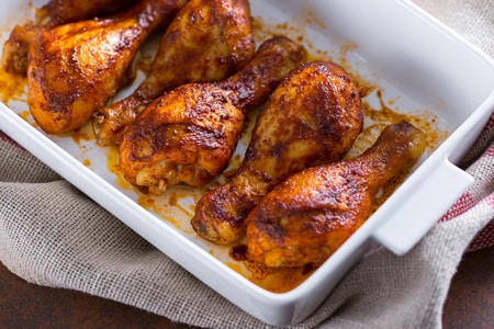 Coxas de frango assadas com páprica