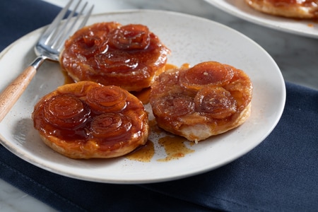 Mini tarte tatin de cebolinhas