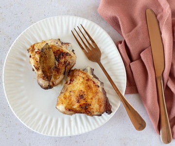 Sobrecoxas de frango na frigideira